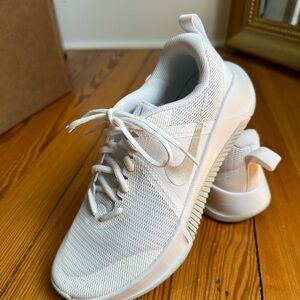 NWOB Nike Women's White Sneakers
